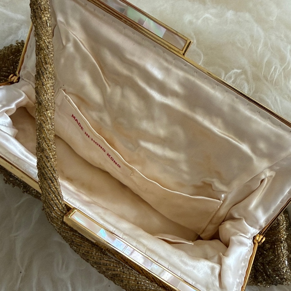 Vintage Gold Beaded Evening Clutch with Top Handle & Mother-of-pearl inlay snap - Picture 4 of 7